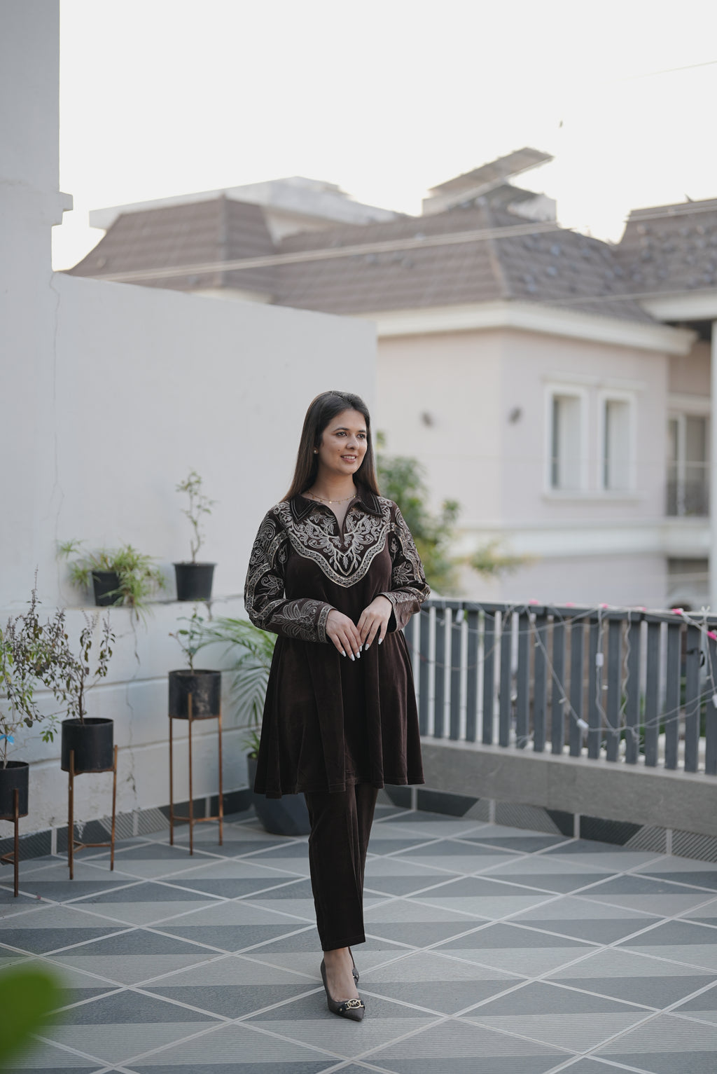 Mocha Royale Velvet Sui