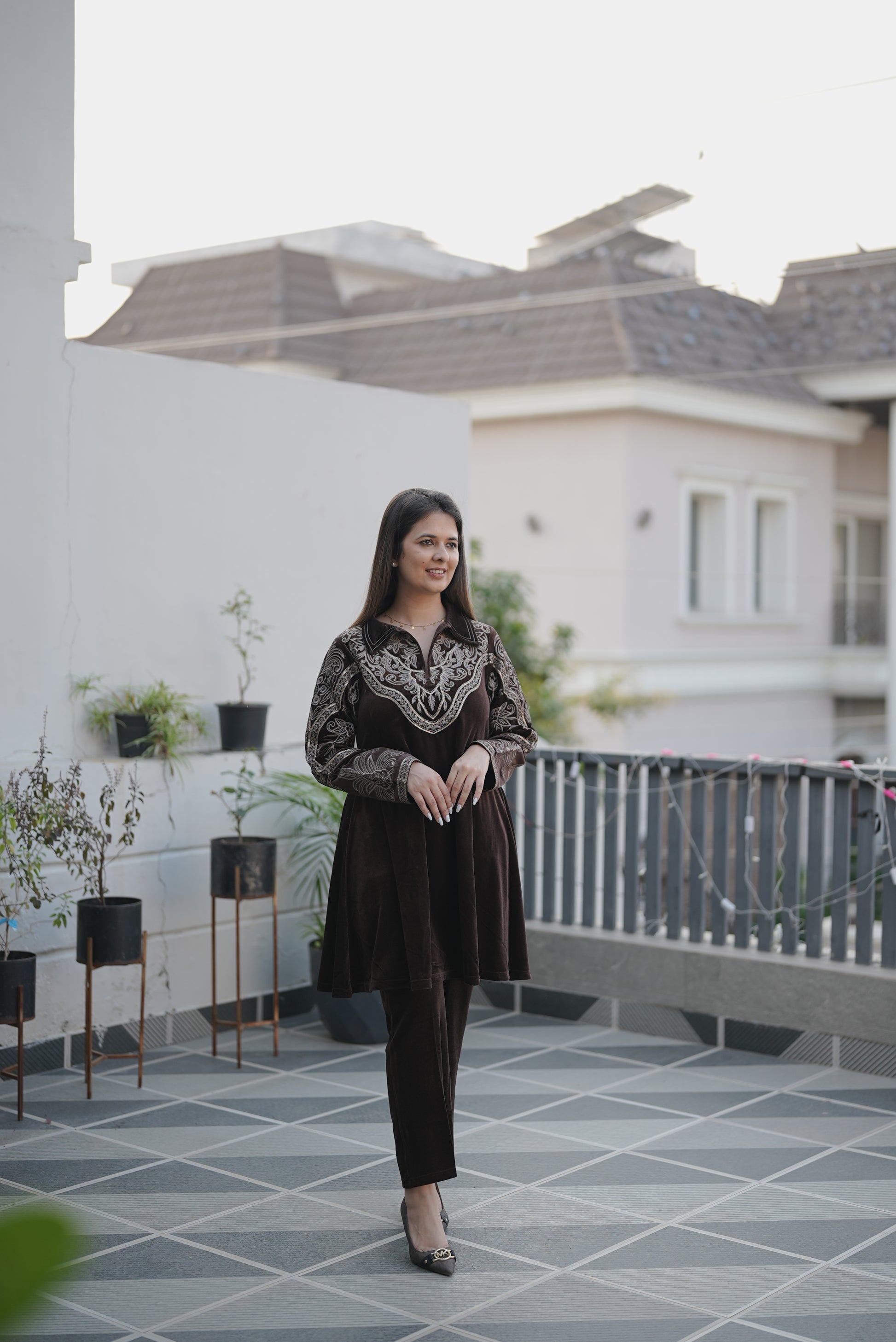 Mocha Royale Velvet Sui