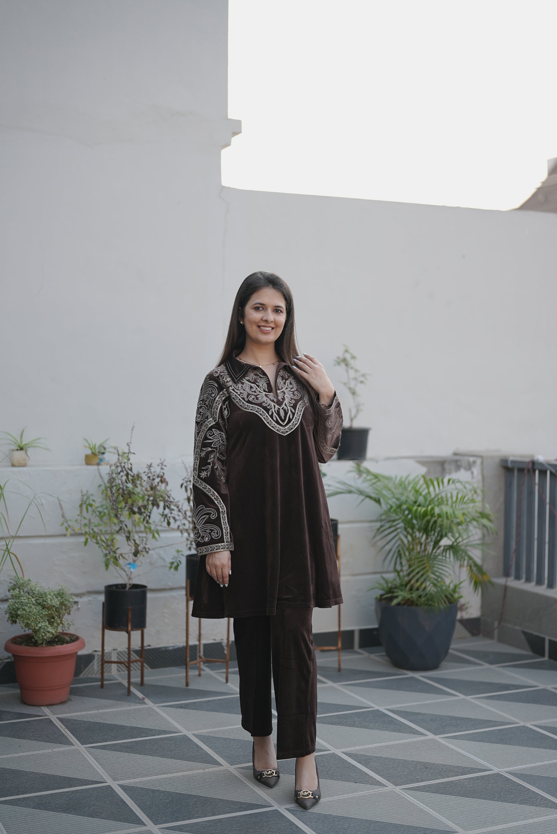 Mocha Royale Velvet Sui